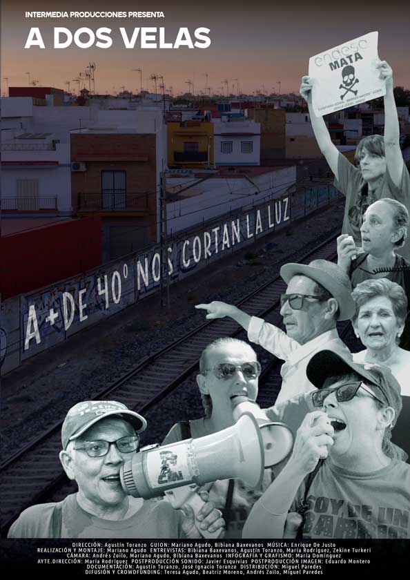 Cartell del documental A dos velas, amb un grafit que diu “A + de 40º nos cortan la luz” i veïns protestant amb pancartes i un megàfon.